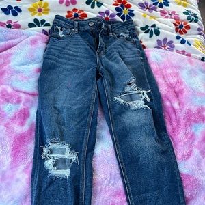 New without tags American eagle mom straight jeans.